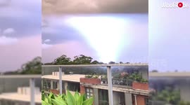 'Stunning Lightning Storm Brightens Up the Sky in Sydney'
