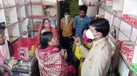 Officials catch traders red-handed cutting coriander with chaff in central India