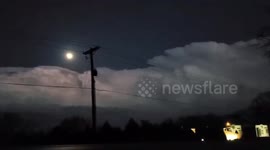 US: Lightning Strikes Under Beautiful Moon In Missouri