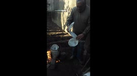 Limpar o jardim, ou o quintal dos plásticos ou outros materiais que de outro modo ficariam a conspurcar o ambiente!