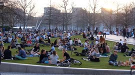 Londoners flock to Southbank amidst record heatwave