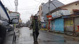 Bomb disposal team secure mysterious cardboard boxes in Makassar