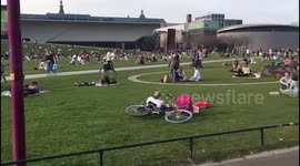 Netherlands: 2 People Arrested At Crowded Park In Amsterdam Due To COVID-19 Restrictions