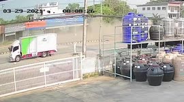 Driver survives as pick-up flips over in horror crash in Thailand