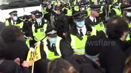 More video of scuffles between Met Police at protesters at 'Kill the Bill' rally in Westminster