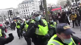 London 'Kill the Bill' rally: Police scuffle with protesters at Trafalgar Square