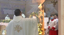 Palestinian Christians attend Easter mass at Roman Catholic church in Gaza City