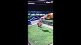 'Amazon Delivery Rider Annoys Customer with THIS ACT'