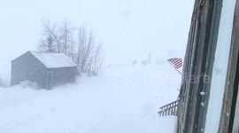 Record-breaking April snow falls in Alaska