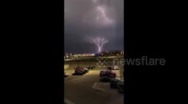 Stunning lightning spotted as storm passes over South Dakota, US
