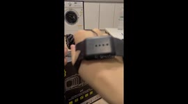 손목으로 할 수 있는 RC카 조종. 숙련된다면 스틱보다 섬세하게 할 수 있어요