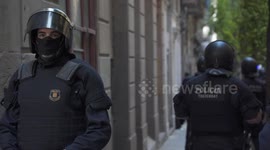 Police evict family in Barcelona's Raval district
