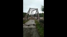 Flash floods in East Nusa Tenggara which caused the collapse of the bridge