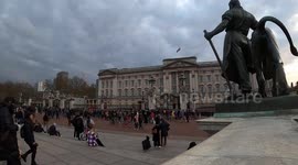 Timelapse: Growing crowds gather to tribute the Duke of Edinburgh outside Buckingham Palace