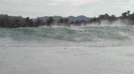 Unexpected 'Rouge Wave' Nearly Smashes Small Boat Near The Coast of Mexico
