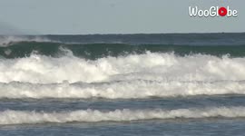 'Surfers Clash While Riding the Same Wave in Australia | Surfing Fail'
