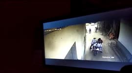 Bungling bank robbers make very slow getaway with heavy vault