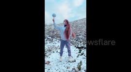 Mesmerizing ball juggling in the open air