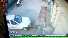 Inebriated man crashes car in central India