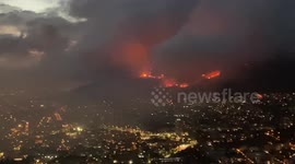 Cape Town wildfire approaches suburb of Vredehoek as Devil's Peak mountain burns