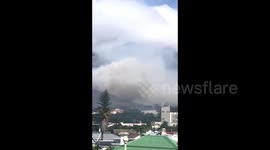 Smoke from Table Mountain blaze shrouds Cape Town