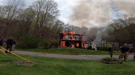 Final burn Essentials of Fire Fighting Structural Burn Class, Catawissa, Pa 20210418