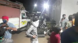 Relatives of COVID-19 patients loot oxygen cylinders as India sets new record for daily cases