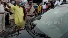 Girl displays road rage after cop issues penalty ticket to her in central India