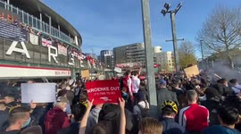 Hundreds of Arsenal fans protest club owner at The Emirates