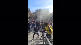 Live Footage - Arsenal fans protest against club leader Stan Kroenke - 23.04.2021