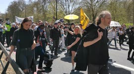 Thousands march across London for anti lockdown protest today