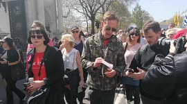 London mayor candidate Lawrence Fox joins antilockdown protest