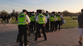 Police prepare to move in and make arrests at London anti lockdown protest