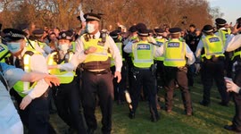 Mass violence breaks out at London anti lockdown protest