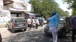 Gurdwara in India hands out over 700 oxygen cylinders to COVID-19 patients each day