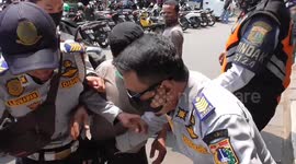 Illegal Parking Officers Clash With Transportation Officers In Central Jakarta, Indonesia