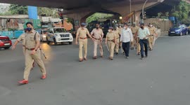 Mumbai police is strictly implementating lock down due to surge of Covid-19 in western India