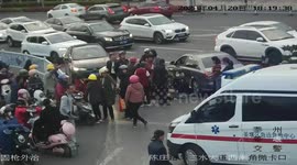 Passersby save motorist who suffered cardiac arrest while driving in eastern China