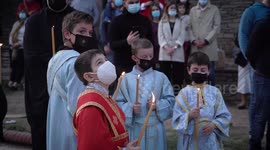 Greece: Orthodox worshippers in masks lined up at churches for Good Friday Epitaph Mourning