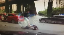 开斗气车  成都男司机暴打女司机