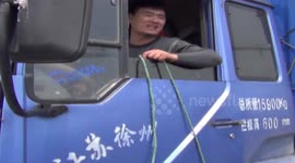 Truck driver uses rope to control broken accelerator
