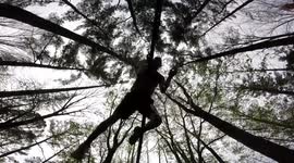 Mesmerising slackline skills