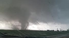 Large Powerful Tornado in Oklahoma