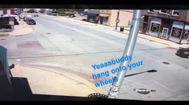 Car Driving Loses A Wheel And Keeps Driving