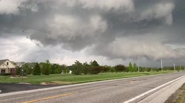US: Tornado Warned Storm Moves Into Central Illinois 2