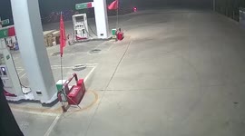 Out-of-control truck smashes into petrol station in China