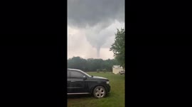 Tornado touches down near Blum, Texas
