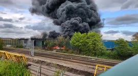 UK: Large Fire Breaks Out At Dunkirk Industrial Area In Nottingham
