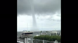 US: Huge Waterspout Spotted On Barnegat Bay In New Jersey