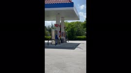 Miami Florida gas station shortage vertical iphone video panic buying gas shortage